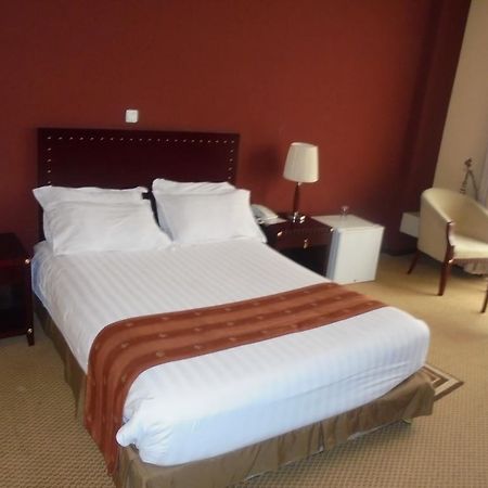 Soramba Hotel Business Plc Addis Abeba Exterior foto