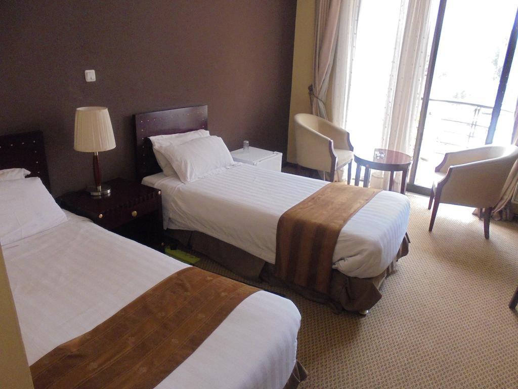 Soramba Hotel Business Plc Addis Abeba Exterior foto