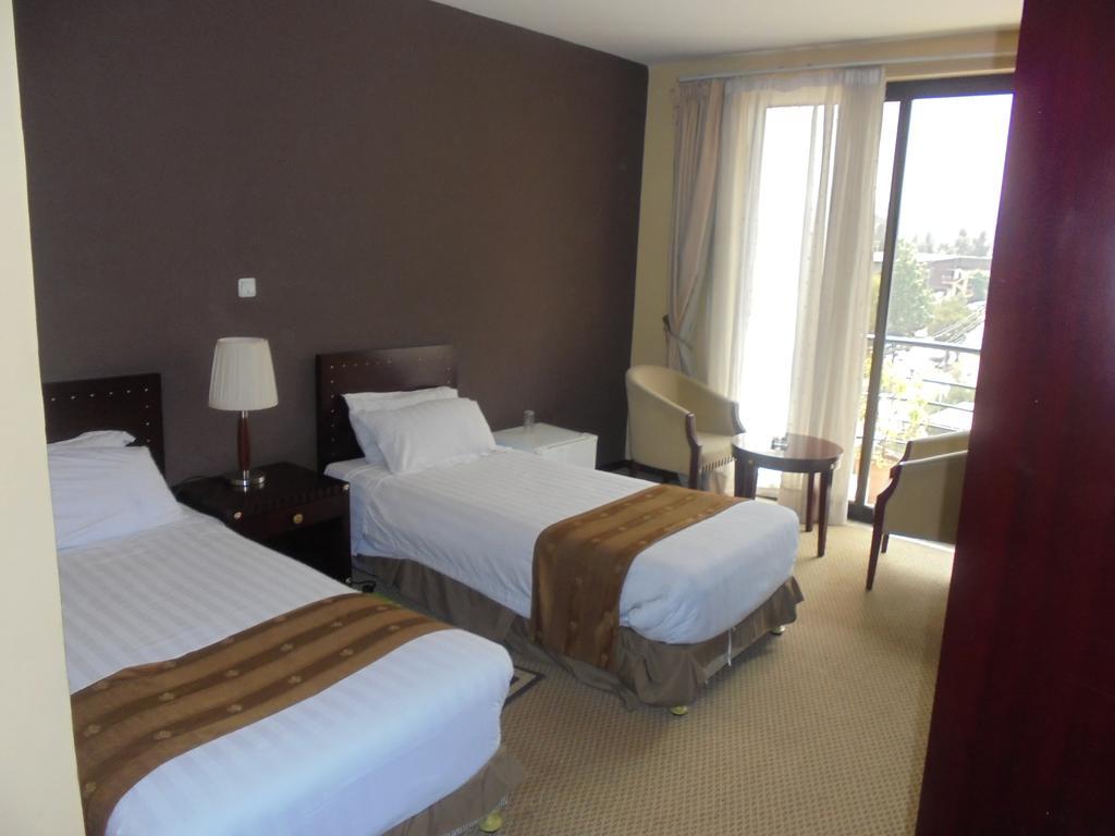 Soramba Hotel Business Plc Addis Abeba Exterior foto
