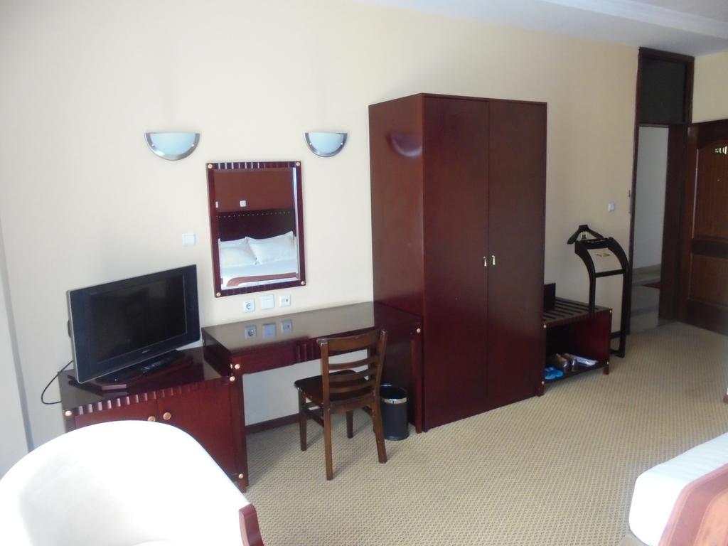 Soramba Hotel Business Plc Addis Abeba Exterior foto