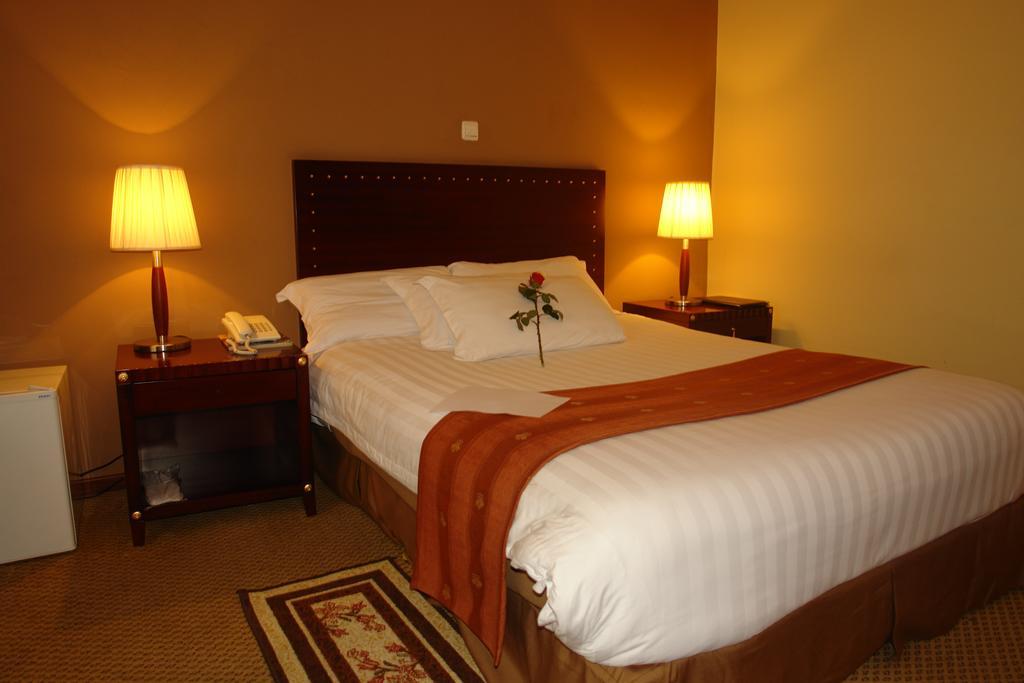 Soramba Hotel Business Plc Addis Abeba Exterior foto