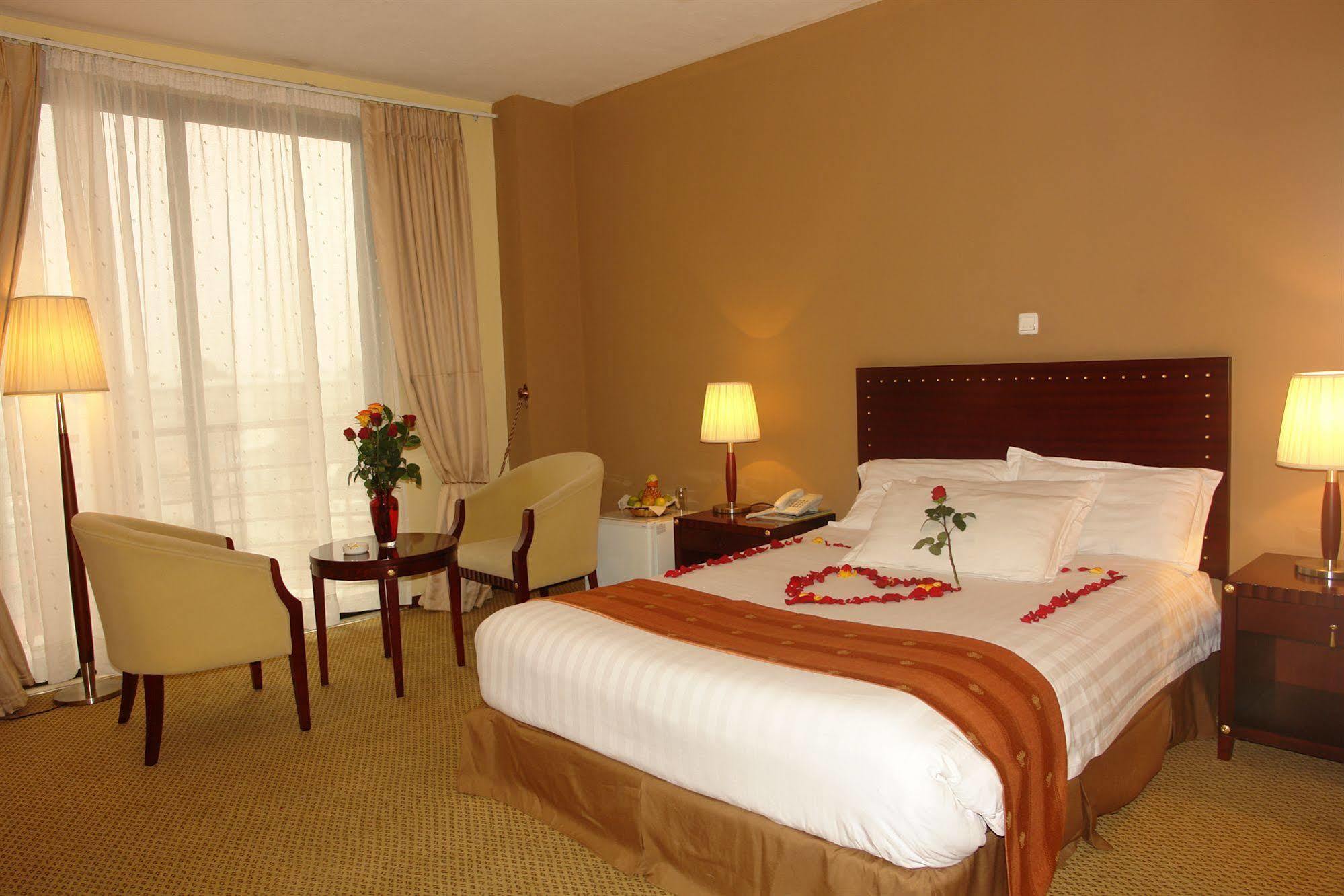 Soramba Hotel Business Plc Addis Abeba Exterior foto